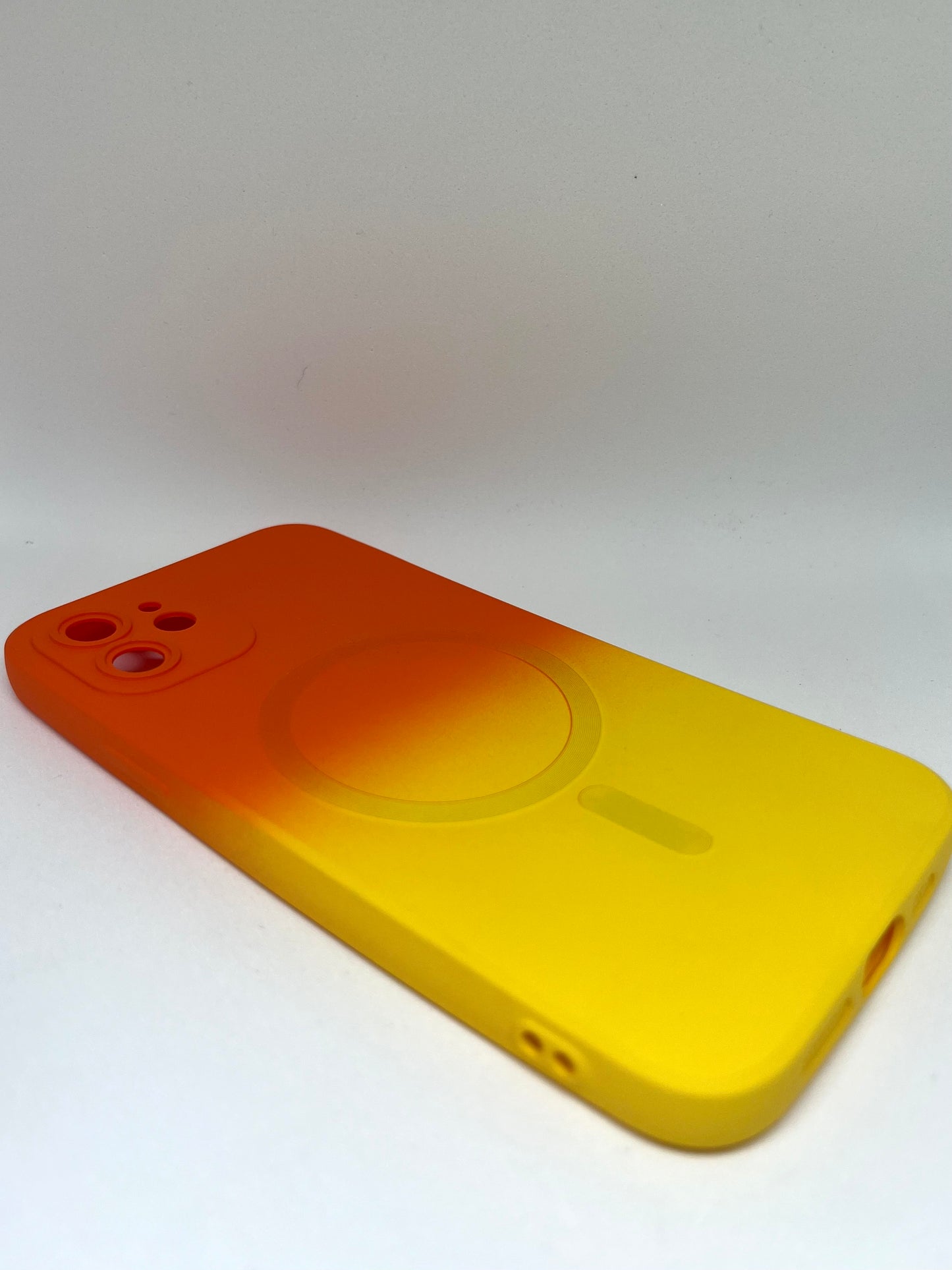 Cover bicolor arancio e giallo